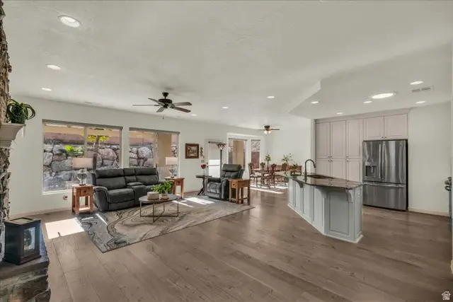 1425 W Wild Sage Dr, Saint George, UT 84790 - #2