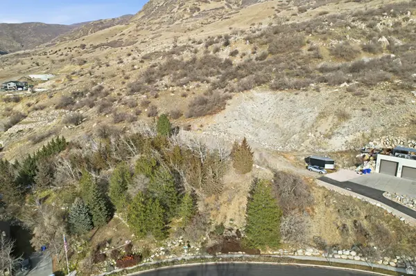 13 Sunset Dr #202, Farmington, UT 84025