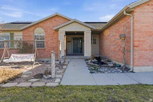 9327 S Uinta Hills Dr, West Jordan, UT 84088