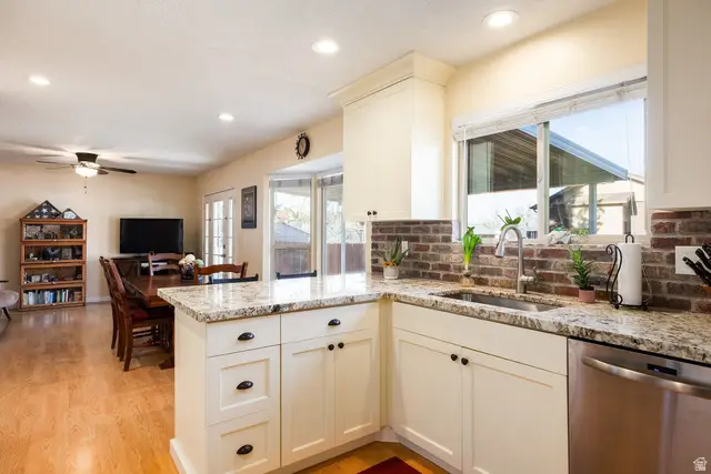 9206 S Sterling Dr, Sandy, UT 84093 - Image #3