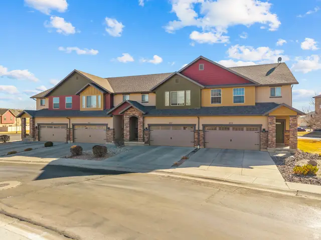 233 E Baycrest Dr, Saratoga Springs, UT 84045 - #1