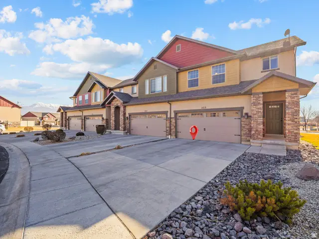 233 E Baycrest Dr, Saratoga Springs, UT 84045 - #2