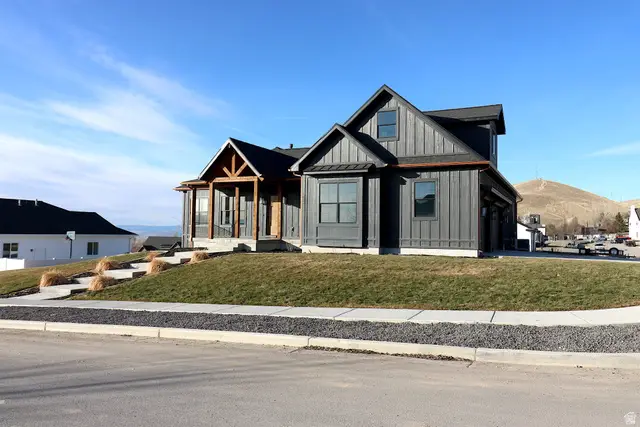 1087 E 160 N, Hyde Park, UT 84318 - #1