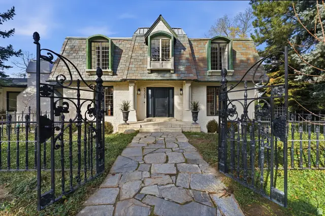 5308 S Baywood Cir, Holladay, UT 84117 - Image #2