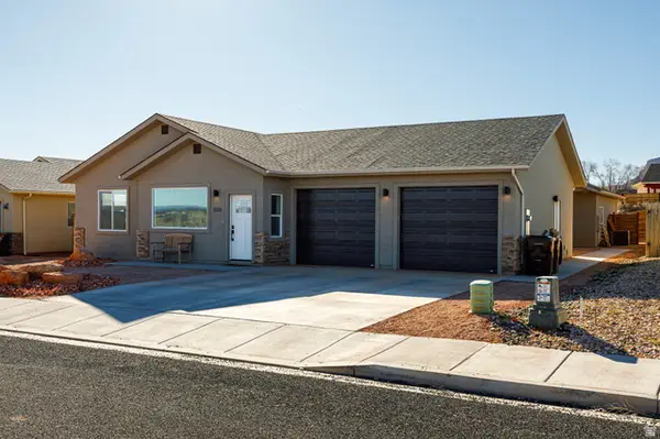 1558 S East Creekside Dr E, Kanab, UT 84741