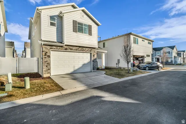 1954 W Parkview Dr, Syracuse, UT 84075 - #3