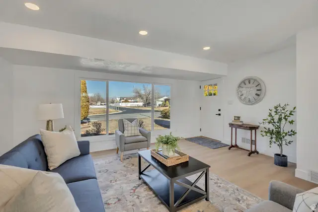 51 W 6025 S, Murray, UT 84107 - #3