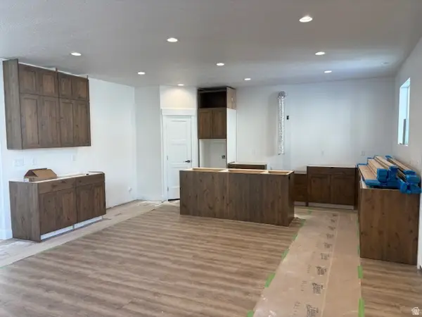 656 E Mountain Rd N, North Ogden, UT 84414