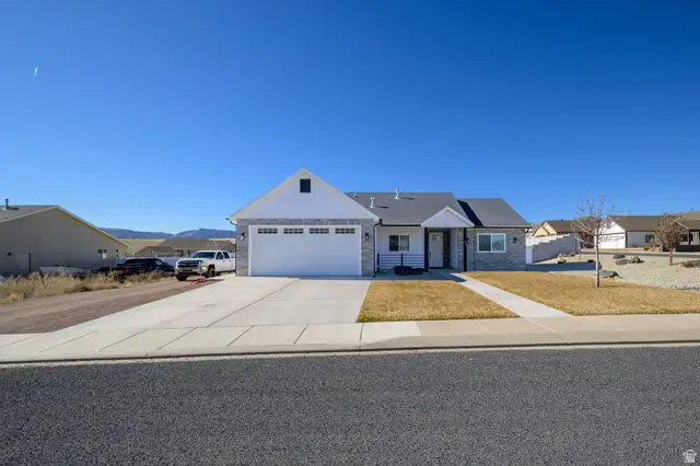 453 N 300 W, Enterprise, UT 84725 - #2