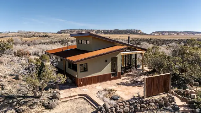 915 W Utah State Hwy 12 Hwy, Boulder, UT 84716 - Image #1