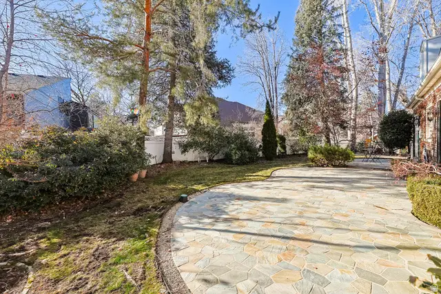 5334 S Cottonwood Club Cir, Holladay, UT 84117 - #3