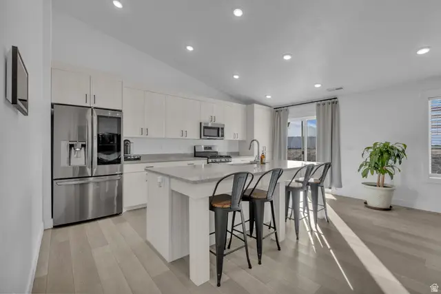 340 S Amber Dr, Grantsville, UT 84029 - Image #3