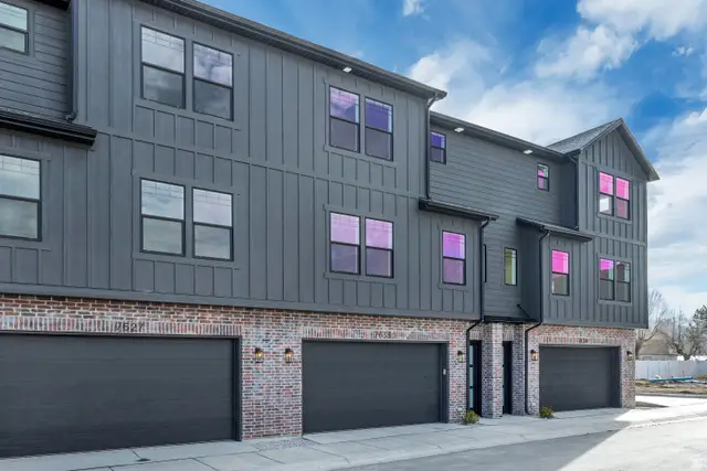 7633 S 300 E, Sandy, UT 84047 - #1