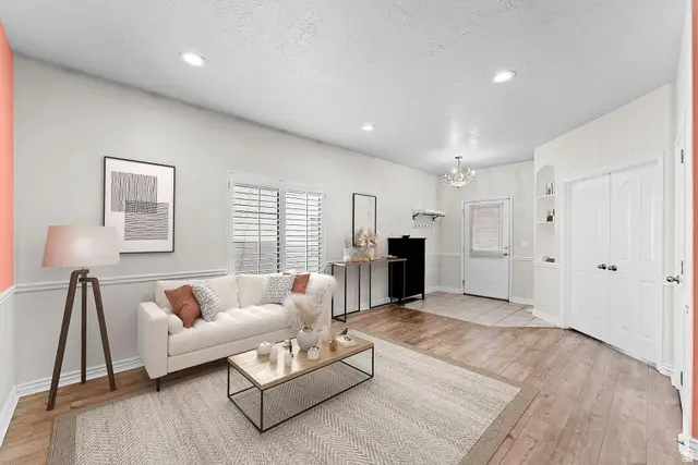 9928 S Cascade Dr, Sandy, UT 84070 - #2