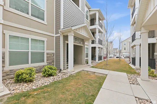 625 N Emery Ln, Vineyard, UT 84059 - Image #2