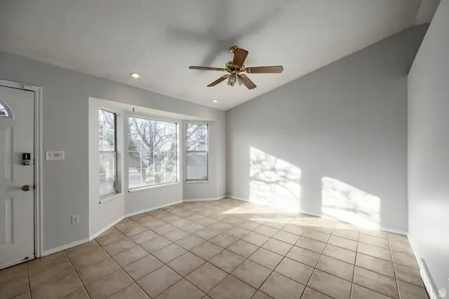 846 N Starcrest Dr, Salt Lake City, UT 84116 - Image #2