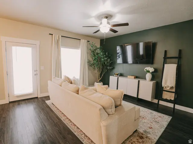 7565 N Hutch Ln E, Eagle Mountain, UT 84005 - #2