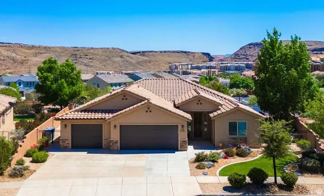 1574 E Sugar Plumb Ln, Washington, UT 84780 - #1