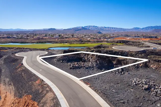 2427 Phil Smith Ct #18, Santa Clara, UT 84765 - #2