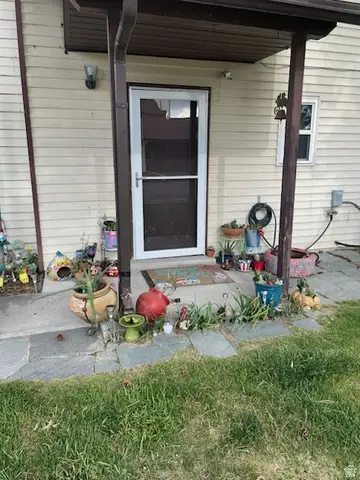 2037 W Stone Creek Dr, West Valley City, UT 84119 - #2