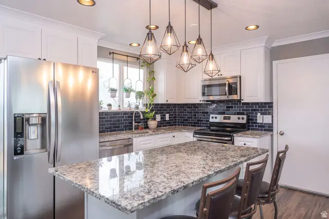 6276 W Contadora Dr, West Valley City, UT 84128 - #3