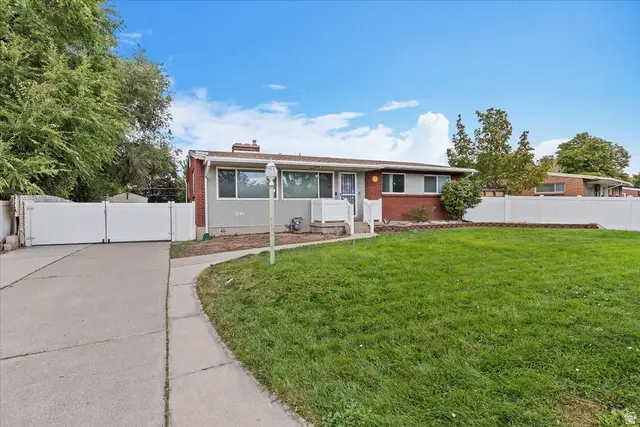 3544 W Meadowbrook Dr, West Valley City, UT 84119 - #2