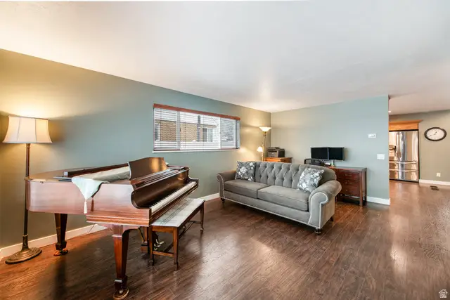 2052 E Ashton Cir S, Salt Lake City, UT 84109 - #3