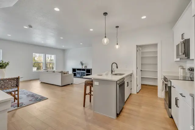 330 E 7635 S, Sandy, UT 84047 - #3