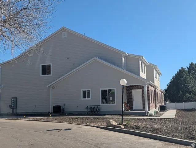 781 N Pheasantbrook Dr, Centerville, UT 84014 - #2