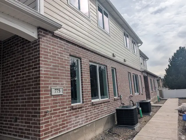 775 N Pheasantbrook Dr, Centerville, UT 84014 - #1