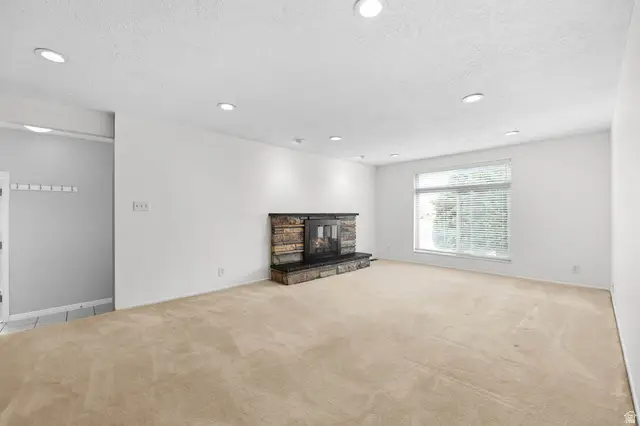 1139 E Hidden Valley Dr, Sandy, UT 84094 - #3