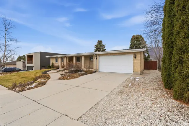 8651 S Mount Majestic Rd, Sandy, UT 84093 - #2