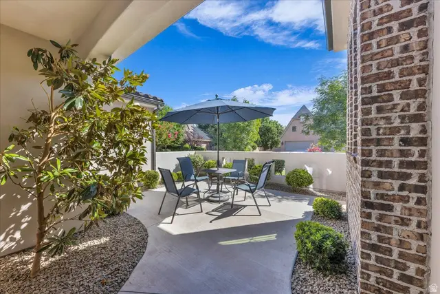 1555 W Woodsview Ln, Saint George, UT 84770 - #2