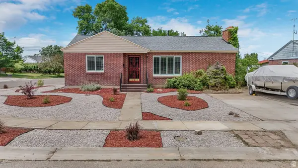 361 E Mcmillan Ln, Murray, UT 84107