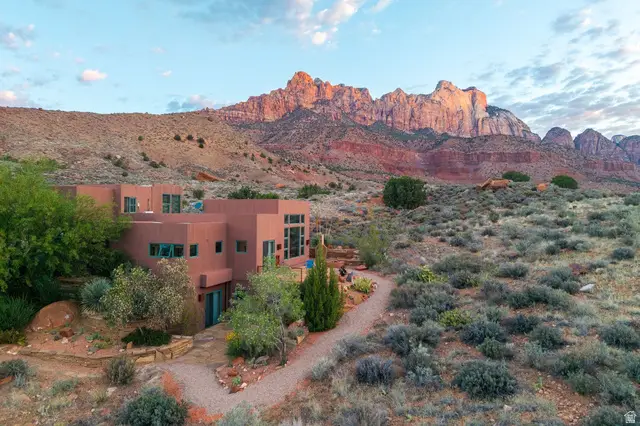 261 Valley View Dr, Springdale, UT 84767 - #3