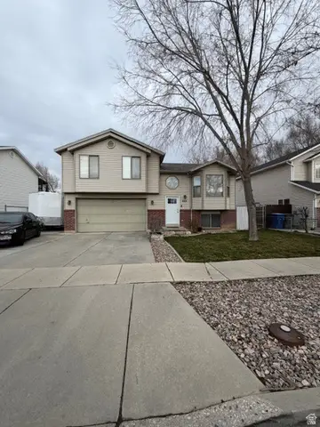 404 Meadowbrook Dr., Ogden, UT 84404