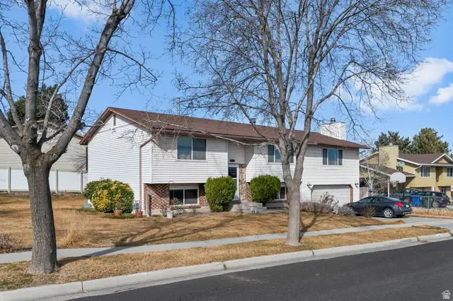 4502 W Woodgrove Dr, West Valley City, UT 84120 - #3