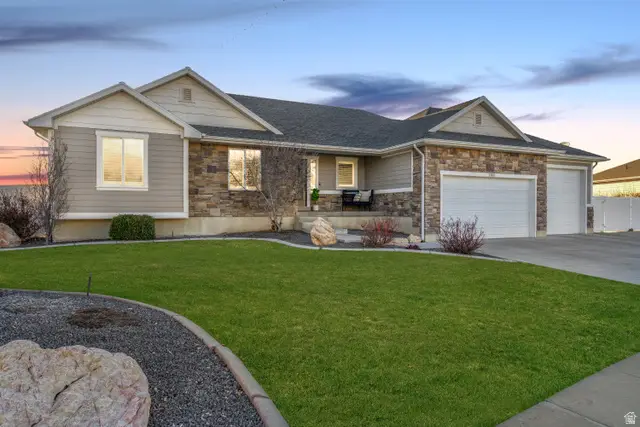 1302 S 4350 W, Syracuse, UT 84075 - #1