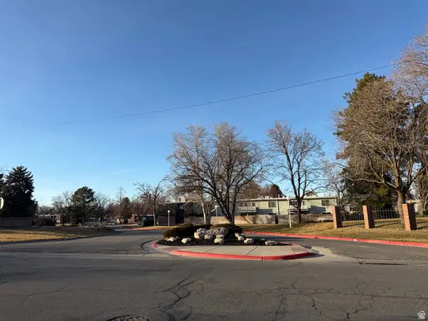 30 W Lester Ave #D17, Murray, UT 84107