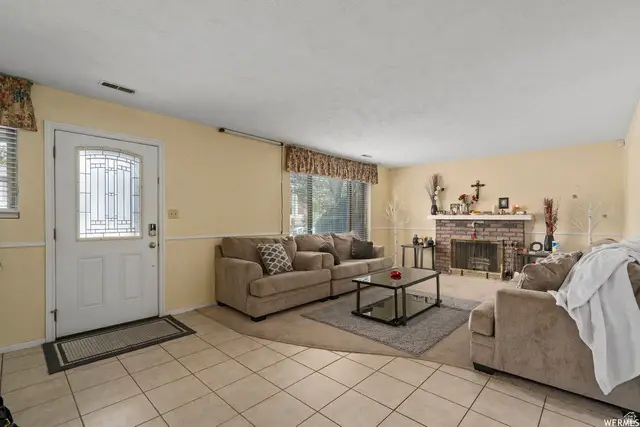 209 W 205 N, Orem, UT 84057 - #3