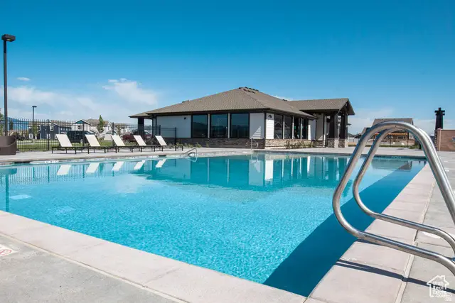 1382 E 340 S, Hyrum, UT 84319 - #2