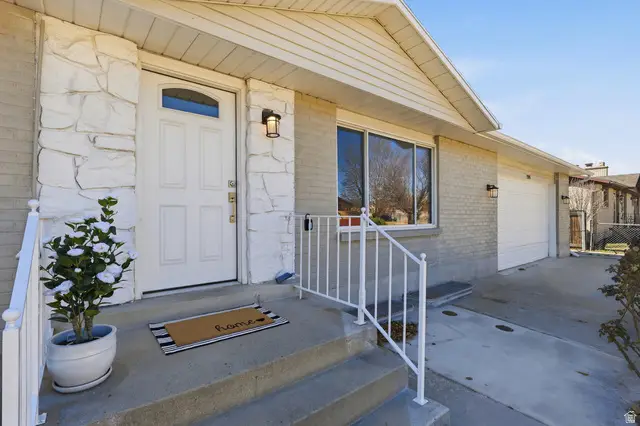 2395 W Longmeadow Dr S, Taylorsville, UT 84129 - #3