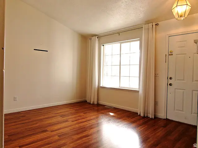 93 E Spyglass Dr, Stansbury Park, UT 84074 - #2