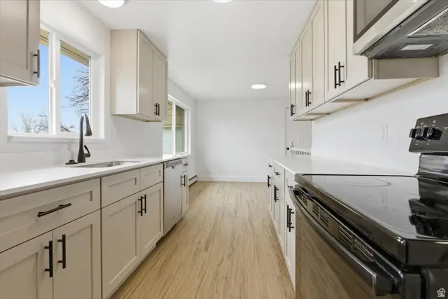 355 Scenic View Dr E, Hyrum, UT 84319 - #1