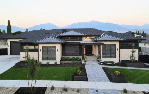 10939 S Via Encantada Way, South Jordan, UT 84095