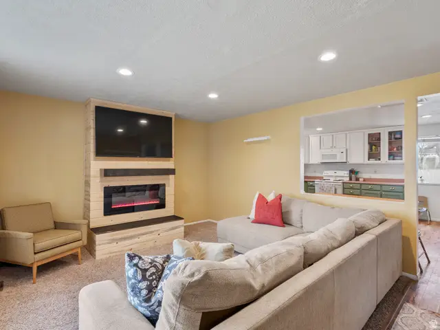 1419 S Marilyn Dr, Syracuse, UT 84075 - #3