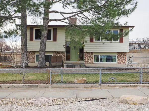 3673 W Decatur Cir S, West Jordan, UT 84084