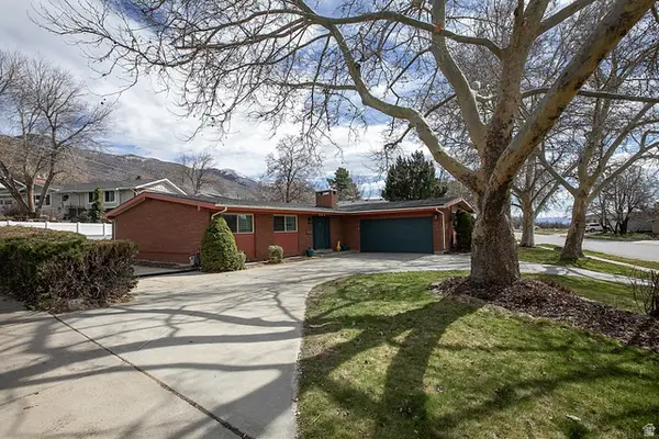 888 Thornfield Rd, Kaysville, UT 84037