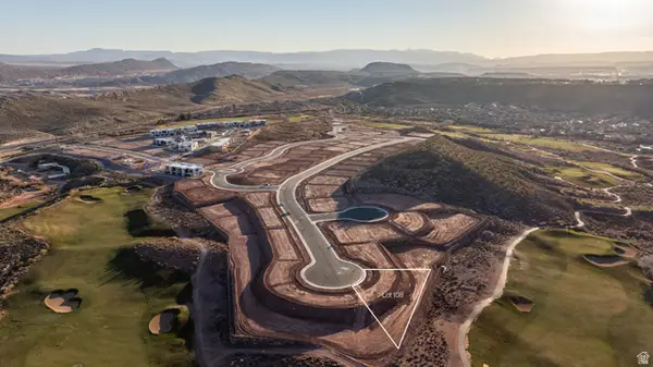 1711 N Golden Bear Way #108, Washington, UT 84780