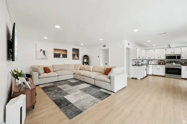 2193 E Carriage Ln #30, Salt Lake City, UT 84117 - #3